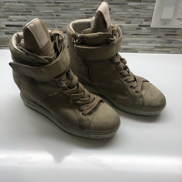 Prada wedge sneaker in beige - Picture 5 of 5
